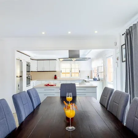 빌라 Luxury Luna With Private Pool *