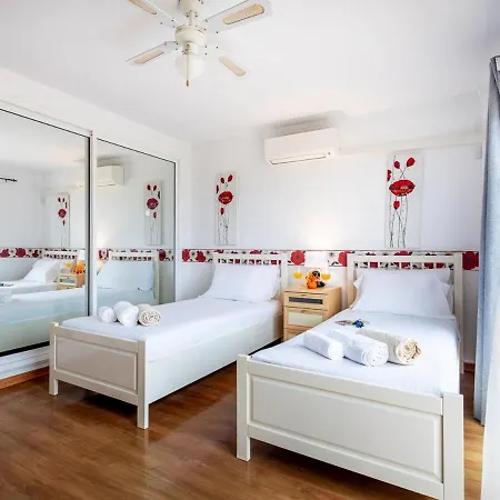 Luxury Luna With Private Pool カジャオ・サルバヘ