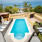 Luxury Luna With Private Pool Willa