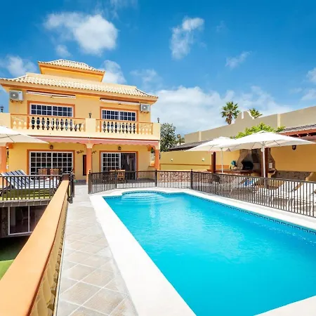 Luxury Luna With Private Pool Willa